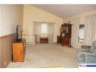 12701 Ridgeview Cir, Bellevue NE  68123-2827 exterior