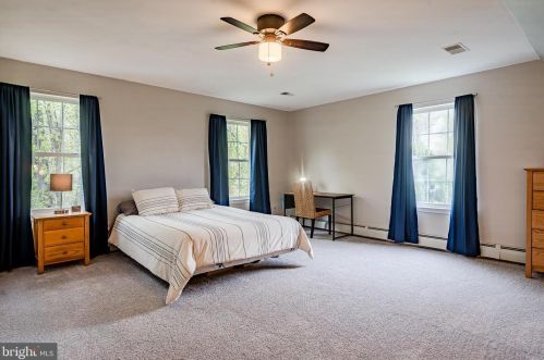 1048 Ryans Run, Boothwyn PA  19060-4411 exterior