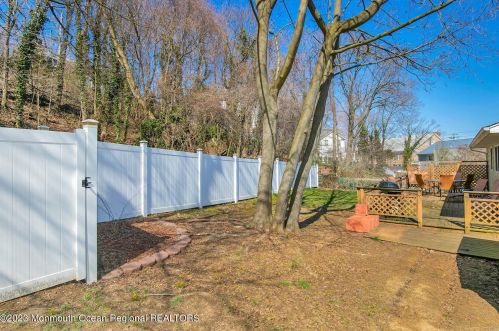 3 Peak St, Monmouth Hills NJ  07732-1821 exterior
