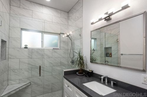 4075-77 Clairemont Dr, San Diego CA exterior