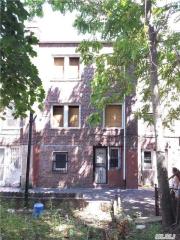 3335 Bouck Ave, Bronx, NY 10469-2919