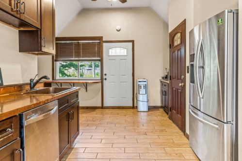 344 Rosedale Ave, Milwaukee WI 53207-0014 exterior