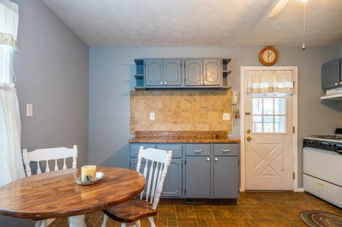 1828 Kylemore Dr, Xenia, OH 45385-3930