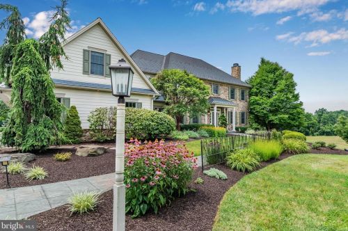 644 Southridge Dr, Navy Sup Dpt PA  17055-6025 exterior