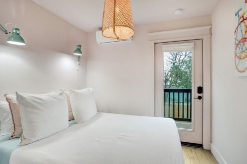 1311 13 St, Galveston TX 77550-8206 exterior