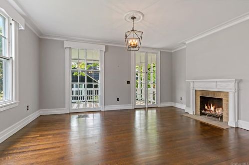 44 Greenridge Ave, White Plains NY  10605-1622 exterior