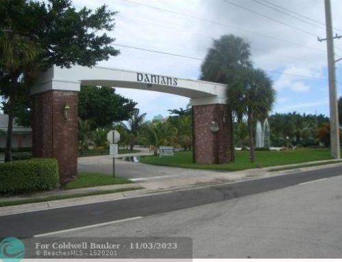 604 2nd St, Dania Beach FL  33004-3350 exterior