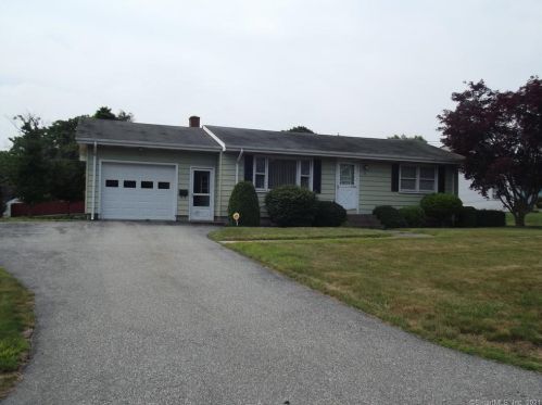 11 Harbor View Ave, Waterford CT  06385-1312 exterior