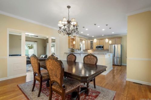 47 Washington Ave, Crotonville NY  10562-5520 exterior