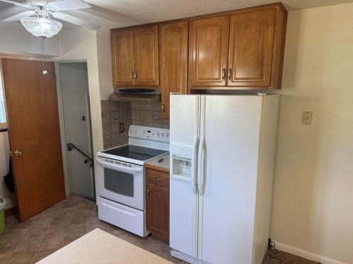 1913 Fairway Dr, Springfield OH 45504-1218 exterior