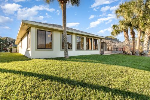 1271 Continental Ave, Melbourne FL 32940-6701 exterior