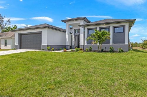 225 26th Ter, Cape Coral, FL 33904-2766