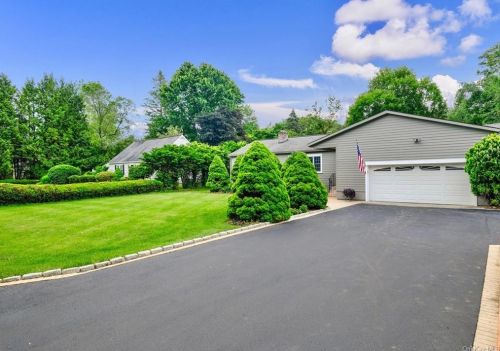 70 Mountain View Rd, Fishkill NY  12524-3209 exterior