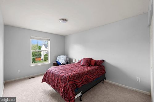 18823 Pier Trail Dr, Triangle VA  22172-2347 exterior
