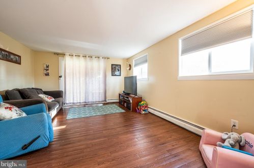 605 Cherry St, Lansdale PA 19446-3908 exterior