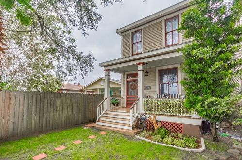 1402 26 St, Galveston TX 77550-7815 exterior