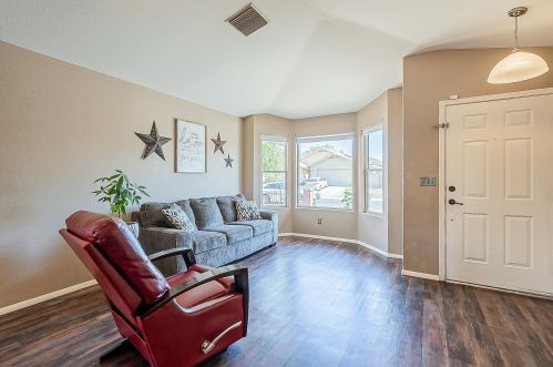 9057 Wild Eagle Ave, Tucson, AZ 85742-8755