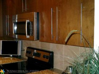 1634 15th Ter, Hollywood, FL 33020-3268