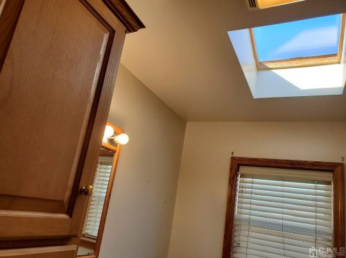 30 Coke Ave, Avenel NJ  07001-1913 exterior