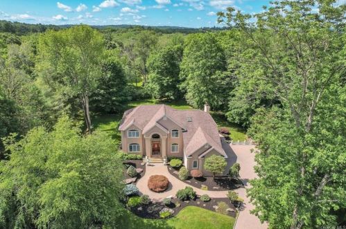 11 Viola Rd, Airmont, NY 10901-3205