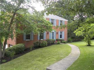 108 Weir Dr, Pittsburgh, PA 15215-1446