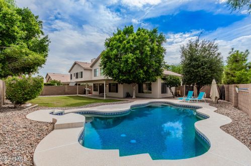 1810 Tremaine Ave, Gilbert AZ 85234-7612 exterior