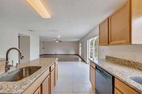 3349 Sky St, Deltona FL  32738-5501 exterior