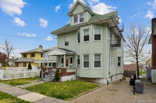 65 Clinton Ave, New Rochelle, NY 10801-3307