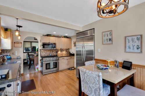 309 Ave, Belmar NJ 07719-2429 exterior