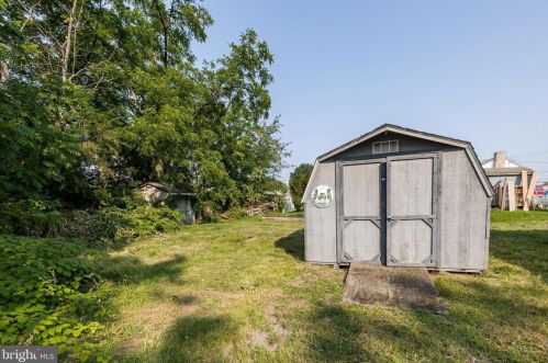 1034 Philadelphia Ave, Gilbertsville PA  19525-9511 exterior