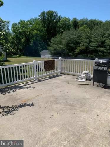 221 Monroeville Rd, Swedesboro NJ  08085-3450 exterior