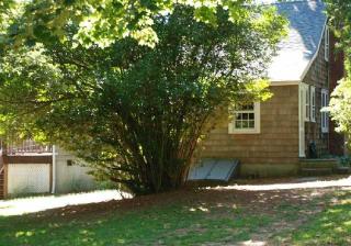 375 Munn Ln, Orient Point, NY 11957-1012
