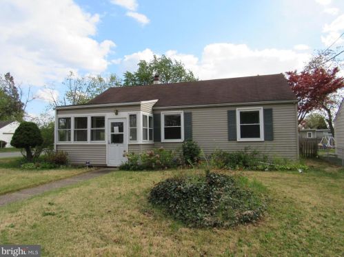 401 Woodbury Ter, West Deptford, NJ 08086-2529