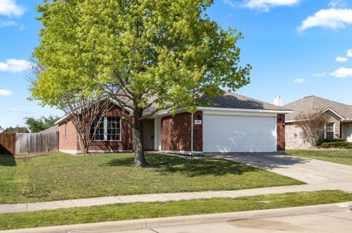 704 Chelsea Dr, St Paul, TX 75098-6967