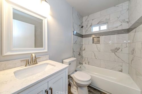 4567 120th St, Hawthorne CA  90250-2965 exterior