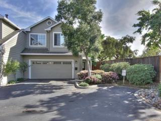 135 Orchard Oak Cir, Campbell, CA 95008-2133