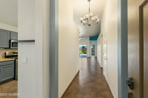 9054 School Hill Dr, Tucson, AZ 85743-7510