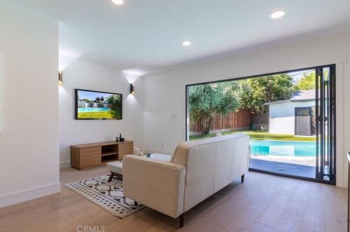 14633 Albers St, Van Nuys CA 91316-2602 exterior