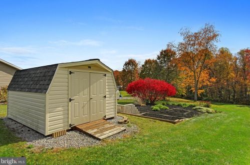 6116 Gardner Rd, Spring Grove PA  17362-9158 exterior