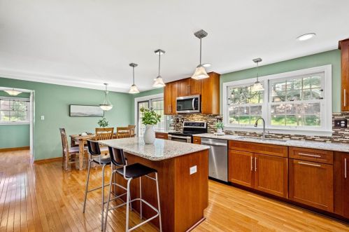 1749 Taper Dr, Pittsburgh, PA 15241-2623