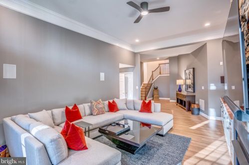 18285 Mullfield Village Ter, Leesburg VA  20176-7466 exterior