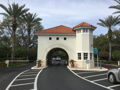 4850 Osprey Dr, Saint Petersburg, FL 33711-4695