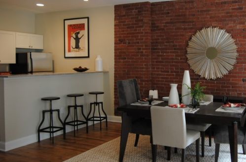 908 Penn St, Pittsburgh, PA 15215-2326