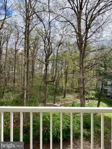 224 Stone Hurst Ct, New Castle DE  19720-3947 exterior