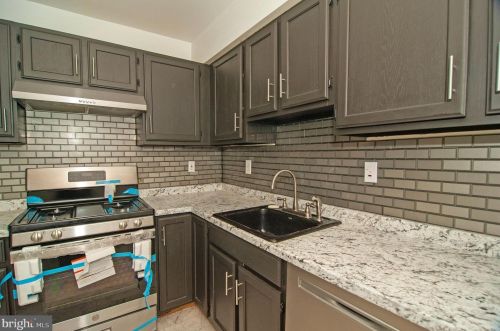 147 Holmes St, Dover, DE 19901-8413