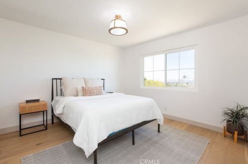 2348 Sunnyside Rdg Rd, Rancho Palos Verdes CA  90275-5216 exterior