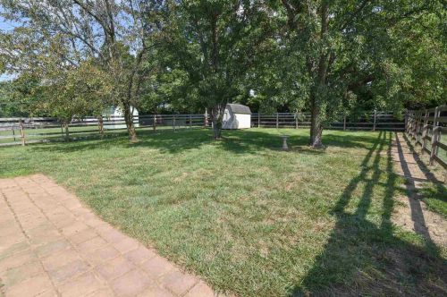 8883 Valley Circle Dr, Florence KY  41042-9523 exterior