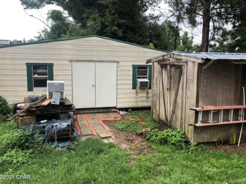 3006 8th St, Marianna FL  32446-1901 exterior