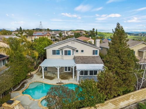 27836 Mariposa Ln, Santa Clarita CA  91384-4114 exterior