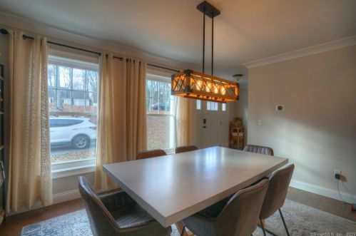 180 Briar Hill Rd, Groton CT  06340-2652 exterior